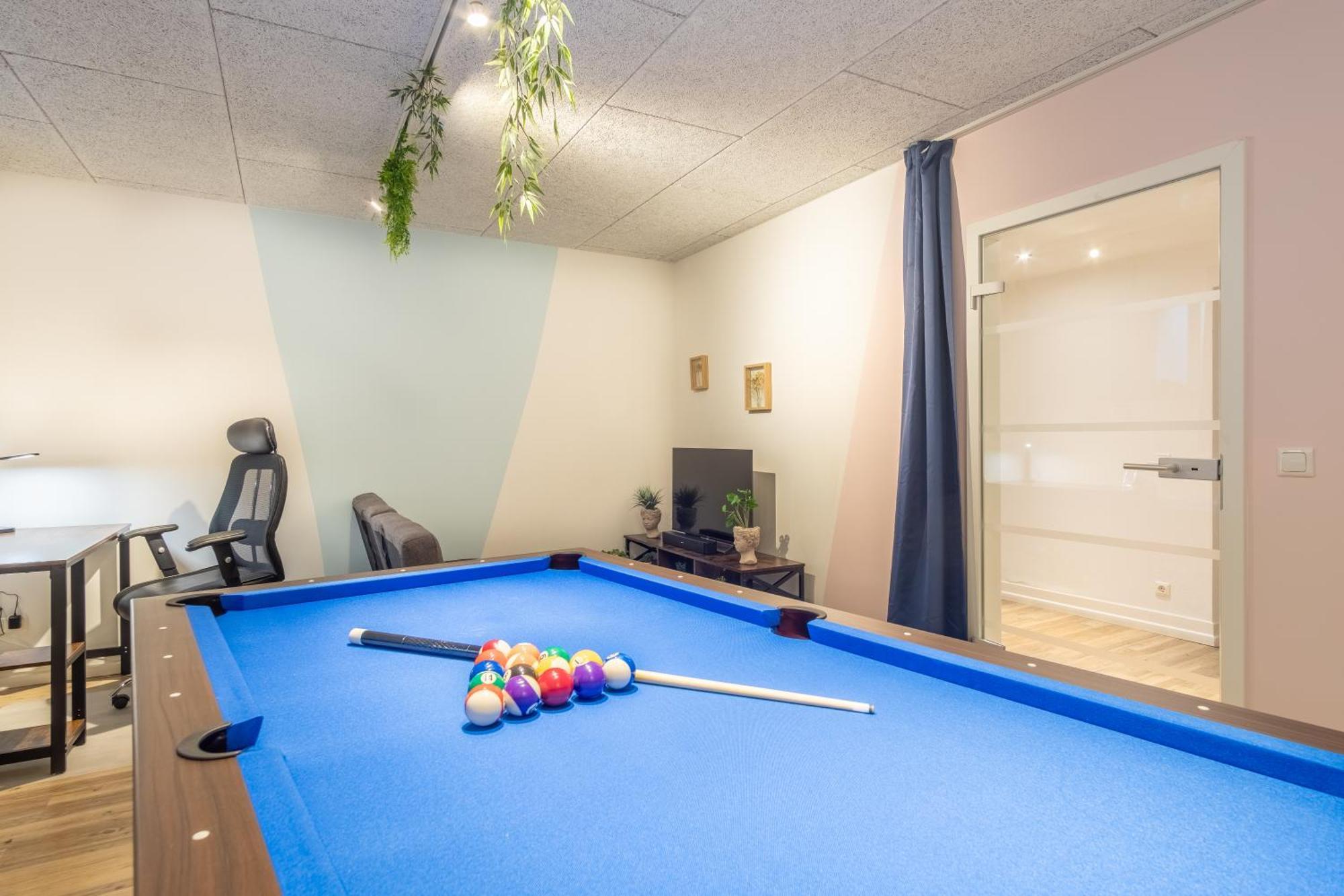 Pool Table Heaven, Workstation, 4K Tv, Netflix Apartment Leipzig Exterior photo